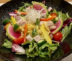 自慢のラーメンサラダ