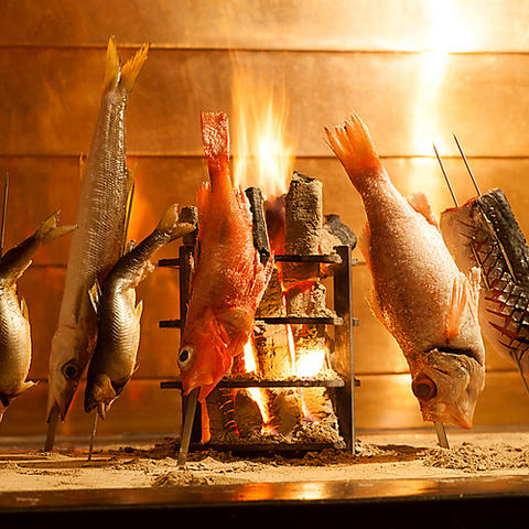 囲炉裏で焼いた旬魚・ブランド肉・季節野菜を愉しむ【いろり割烹 あざみ】