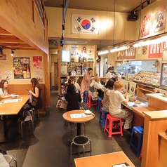 丸テーブルが可愛♪2名様掛けテーブルは3卓ご用意◎※人数に応じてご用意いたします！お気軽にご相談ください★