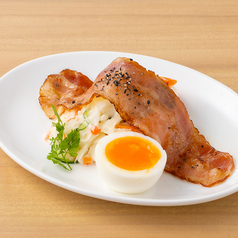 ポテトサラダ 半熟玉子と焼きベーコン