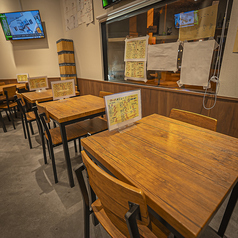 【各種ご宴会も受付中★】組み合わせ自由なテーブル席!職場の飲み会や歓送迎会、各種打ち上げ等々のご宴会も承っております♪豊富な種類のドリンクメニューがあるので、お好きなドリンク片手に乾杯しましょう☆