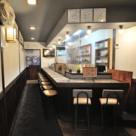 カジュアルな空間での楽しい食事時間◎