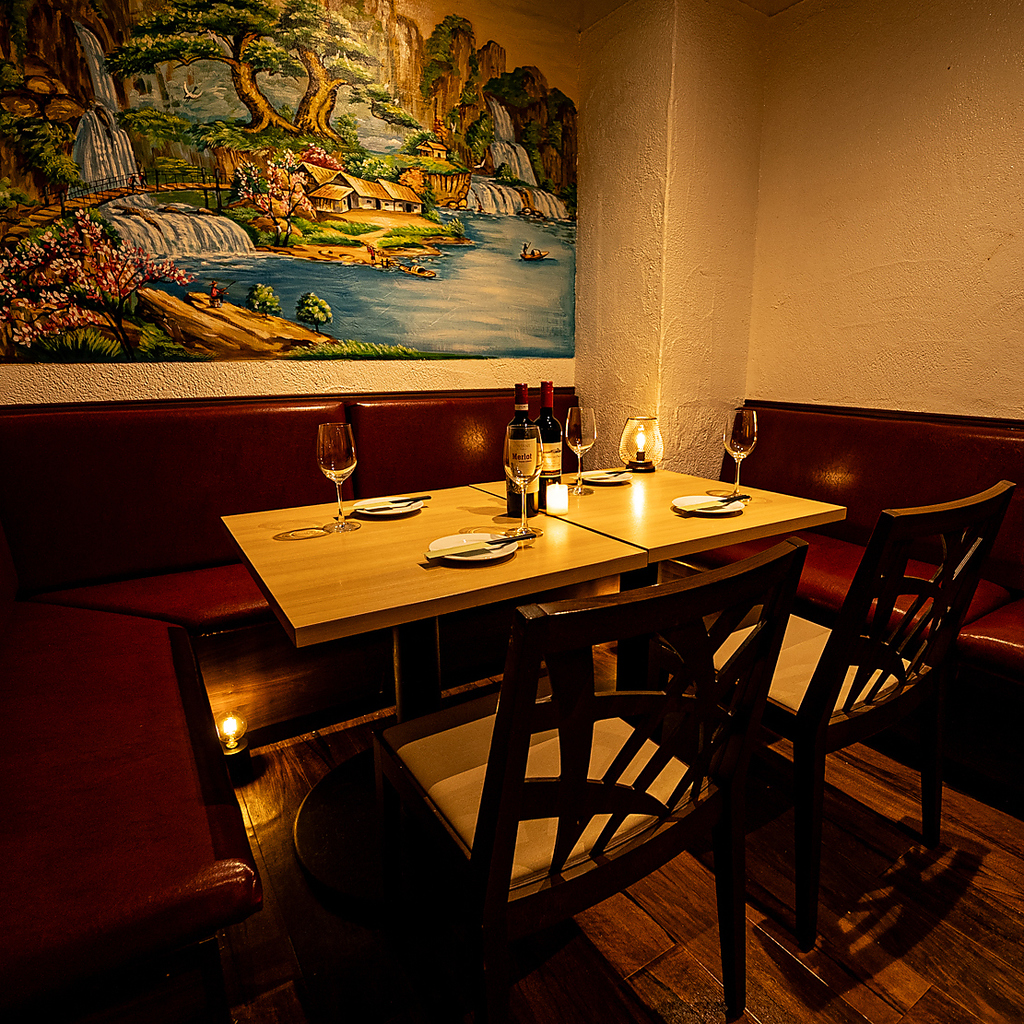 居酒屋のアットホームな雰囲気の中、本格的なアジアンBBQを楽しむことができます。