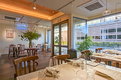 SUGAR RAY DINING&BAR シュガー レイ ダイニング アンド バーの雰囲気1