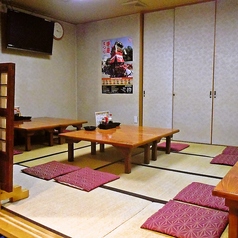 店舗貸切は最大30名様まで対応可能。お座敷席を中心に、ゆったりとした空間で大人数のご宴会をお楽しみいただけます。会社の飲み会や各種集まりにもおすすめです。
