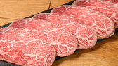 拘りに拘った『都萬牛』は極みの一言。コースでは刺し、炙り焼き、焼肉、肉寿司と多様な食べ方を堪能いただけます!