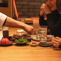 焼きの臨場感を味わえる特等席・カウンター