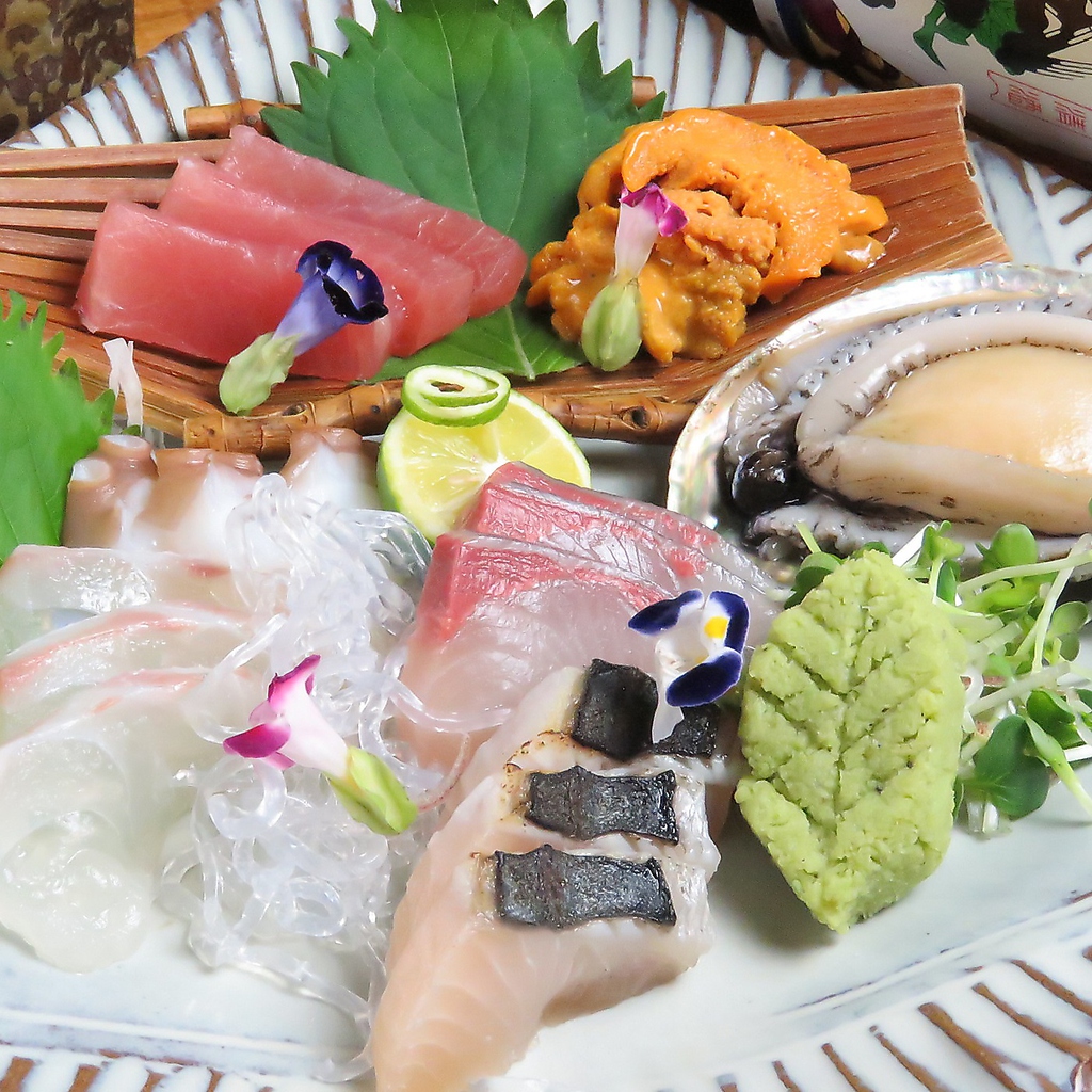 新鮮なお造り他、旬を生かした一品料理が50品以上