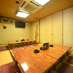 お座敷をメインにした店内は、貸切で一体感のある宴会空間に。周りを気にせず、仲間内だけで楽しめる特別な時間をお過ごしいただけます。歓送迎会や打ち上げにもぴったり。