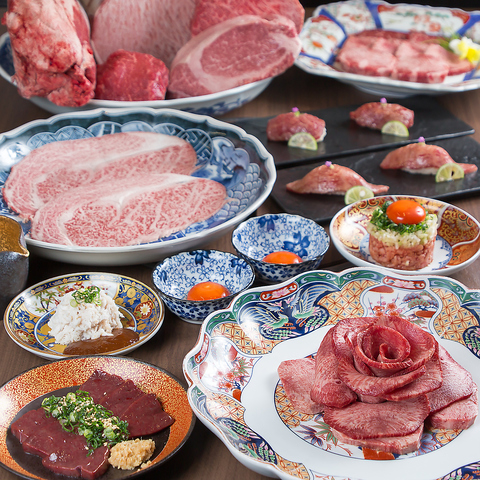 【黒毛和牛が楽しめる】厳選した上質なお肉と旨み溢れる熟成肉が楽しめる！