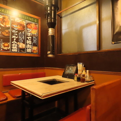 【テーブル席：～2名×2卓】