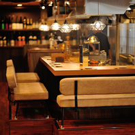 ライブ感あふれるカウンター席。