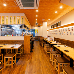 店舗まるごと貸し切り可能！会社宴会や同窓会、結婚式二次会など、大人数でのご利用に最適です。周囲を気にせず盛り上がれるプライベート空間で、旬の食材を活かした料理と豊富なドリンクを存分に堪能。レイアウトや演出のご相談も承りますので、特別な時間を思い出に残るひとときに。