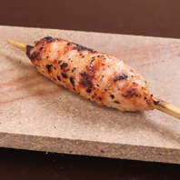 ふんわりとした食感に仕上げた鶏肉の『月見つくね』