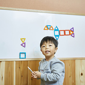 【ご家族でのご利用にピッタリ】個室にはホワイトボードをご用意♪お子様にも大好評間違いなしです。