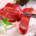 料理メニュー写真 熊本直送天然馬刺し 上赤身