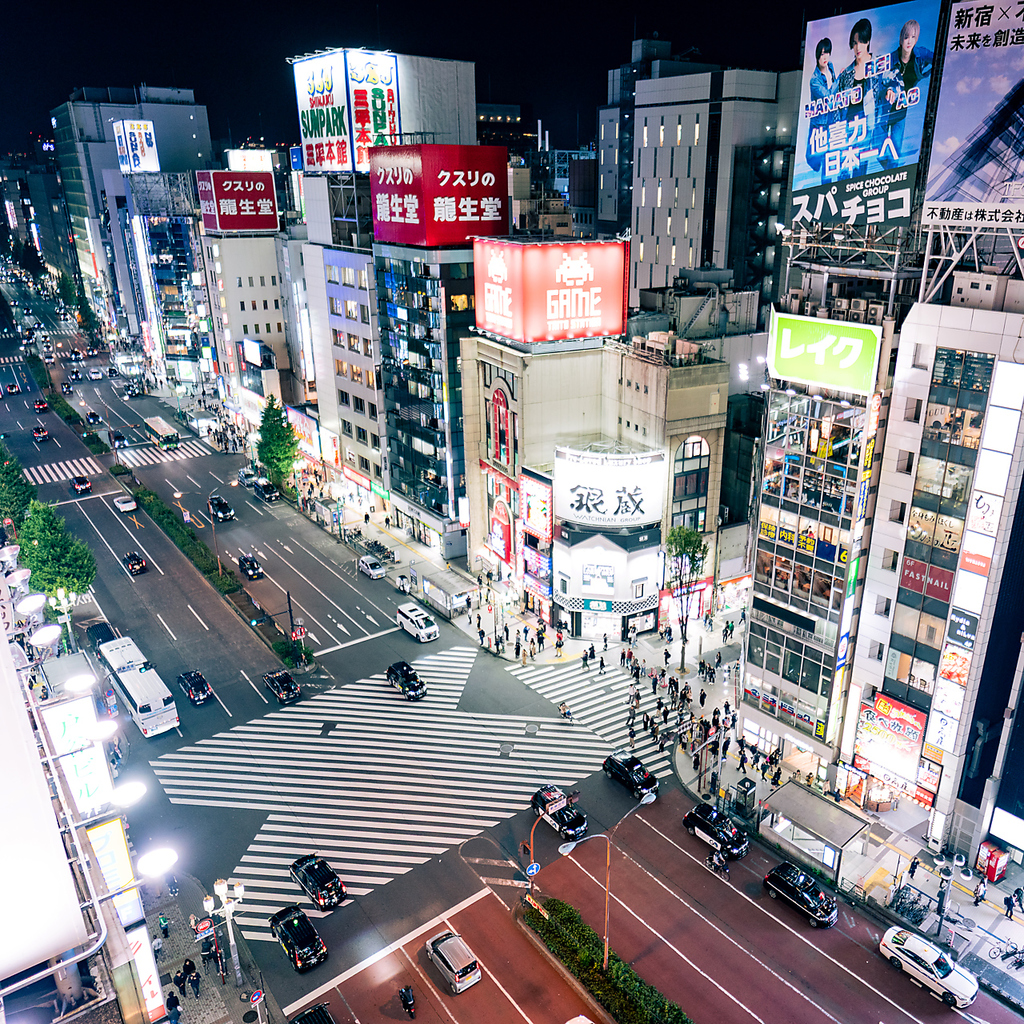 靖国通り沿いを一望できるのはここだけ！