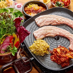 韓国料理×食べ放題 サムギョプサルとフライドチキン スリスリマスリ 梅田店のコース写真