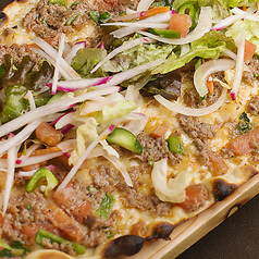【トルコピデ】ラフマージュン(牛ひき肉の薄焼きピザ)サラダトッピング