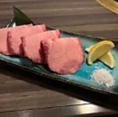 黒毛和牛霜降りタン元