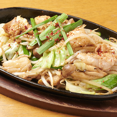 【上質な山形牛の小腸使用】山形牛もつ野菜炒めの写真