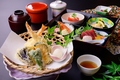 料理メニュー写真&nbsp;松花堂御膳と天婦羅盛り合わせ
