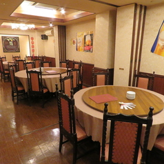 1階高級感ある円卓8名まで円卓利用可能です。ご相談ください♪