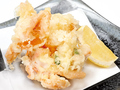 料理メニュー写真&nbsp;サーモンと海老と長芋のかき揚げ