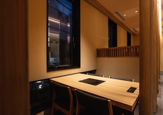 幅広いシーンにご利用いただきやすい4名様用のテーブル席。27席と席数多めにご用意しております。