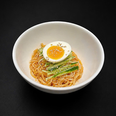 ピリ辛ビビン麺