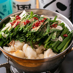 ≪必食!!≫本場九州より取り寄せた牛もつを使用して、地元の野菜とたっぷりのニラが効いた本格もつ鍋