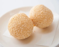 【おすすめ】飛天名物 大きな揚げゴマ団子