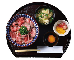 道産牛のローストビーフ丼