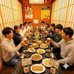 最大200名様まで収容可能な広々とした店内は150名様以上で貸し切り予約も承ります◎各種宴会や会社宴会、同窓会や親しいご友人との飲み会など様々なシーンでご利用ください!混み合うシーズンのご予約はお早めにどうぞ!自慢のお料理や美味しいドリンクと心をこめたおもてなしでお客様の大切な集まりをサポートいたします!