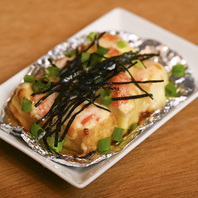 お酒がすすむ！明太マヨがとろける厚揚げ焼き
