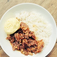 昼も夜も楽しめる気軽な食堂