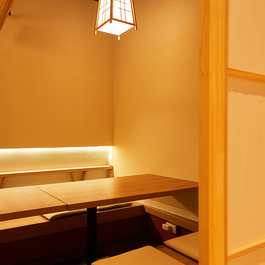 当店では横浜でのデートにもピッタリのカップルシート完全個室席もご用意しております!!