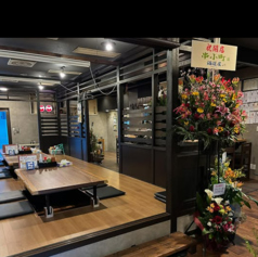 ゆったり脚を伸ばしてお食事を楽しめる掘りごたつ席をご用意しております。ご家族連れでのお客様にも最適です。