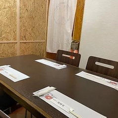 【個室】4~6名様用のテーブル席。個室は人気のお席のため、お早目のご予約がおすすめです。