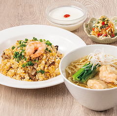 海老入りわんたん麺(ハーフ)&五目チャーハン(ハーフ)セット