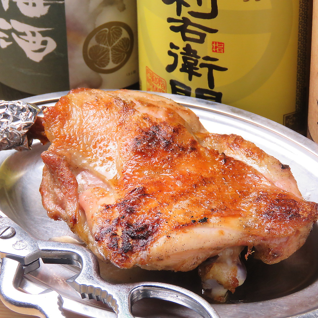 注文率90%以上!!絶品の骨付き鳥はかぶりつくと肉汁がじゅわり・・・