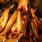 当店一押し！炭の反射熱だけで焼き上げる魚は『原始焼き』は魚本来の味覚を堪能できます♪