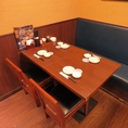 4名様のテーブルのお席(写真は系列店)