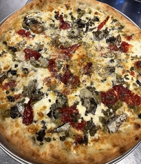 国産牡蠣とオイルサーディンのPizza