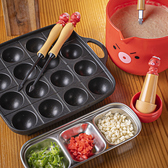 当店は、お子様連れのお客様も居心地よく過ごせる空間を提供しています。お子様が楽しめるメニューをご用意しており、特にたこ焼きは自分で焼くことができるので、お子様にも大人気◎広いスペースも確保しておりますので、是非ご家族でいらしてみてください♪