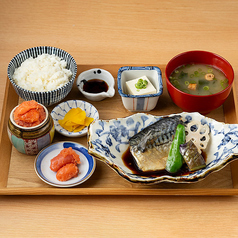 朝のサバ煮定食