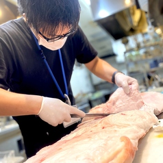 職人が厳選したお肉を全て店内で捌き仕上げます！