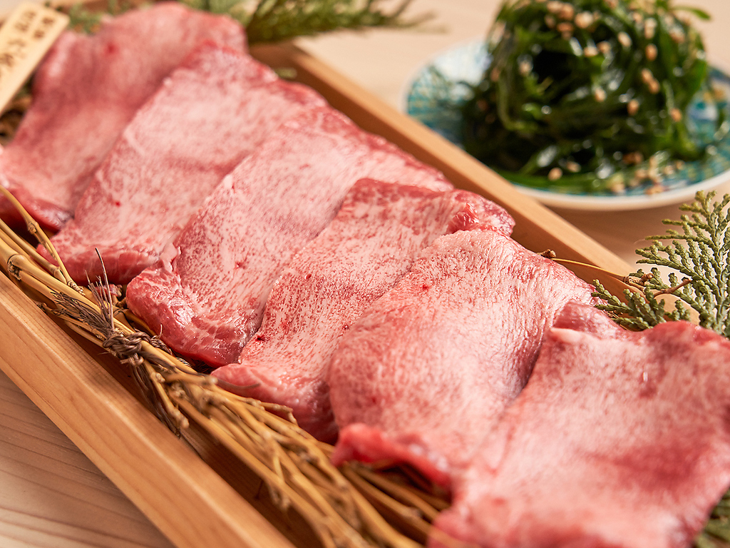 蓮蔵極旨塩タンは当店自慢の逸品です。上質なお肉をお腹いっぱいお召し上がりください！