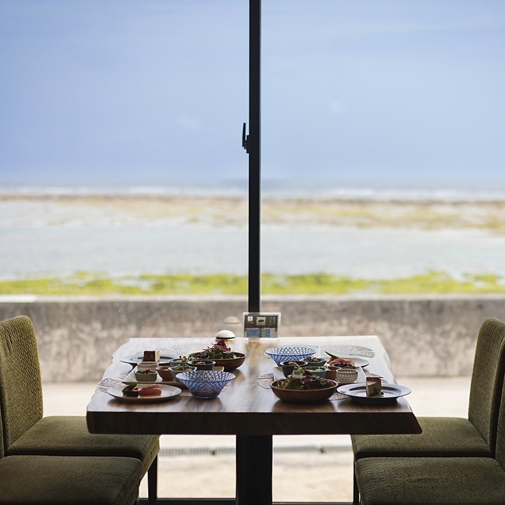 アメリカ西海岸の雰囲気に琉球らしさを取り入れた石垣島の隠れ家創作料理ダイニングレストランです！