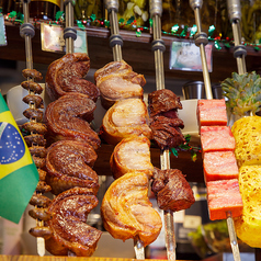 サンバブラジル仕様のオリジナルシュラスコマシーンでじっくり焼き上げるお肉は絶品★の写真
